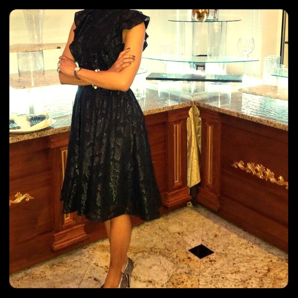 Elegant Black Small Stand-up Collar Ruffled Dress