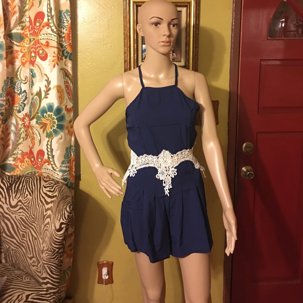 🚨LAST ONE🚨Lace Strappy Zippered Romper  - Picture 3 of 3