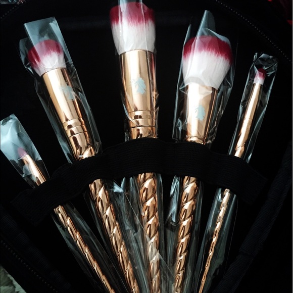 Royal unicorn rose gold makeup brushes - Picture 2 of 7
