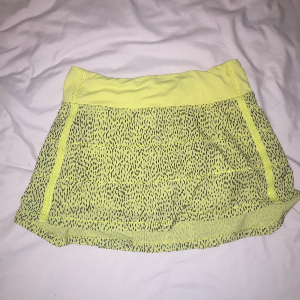 Adorable lululemon running skirt ✨👑💛
