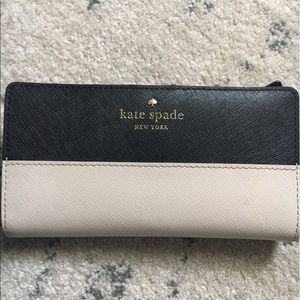 Kate spade pocket book