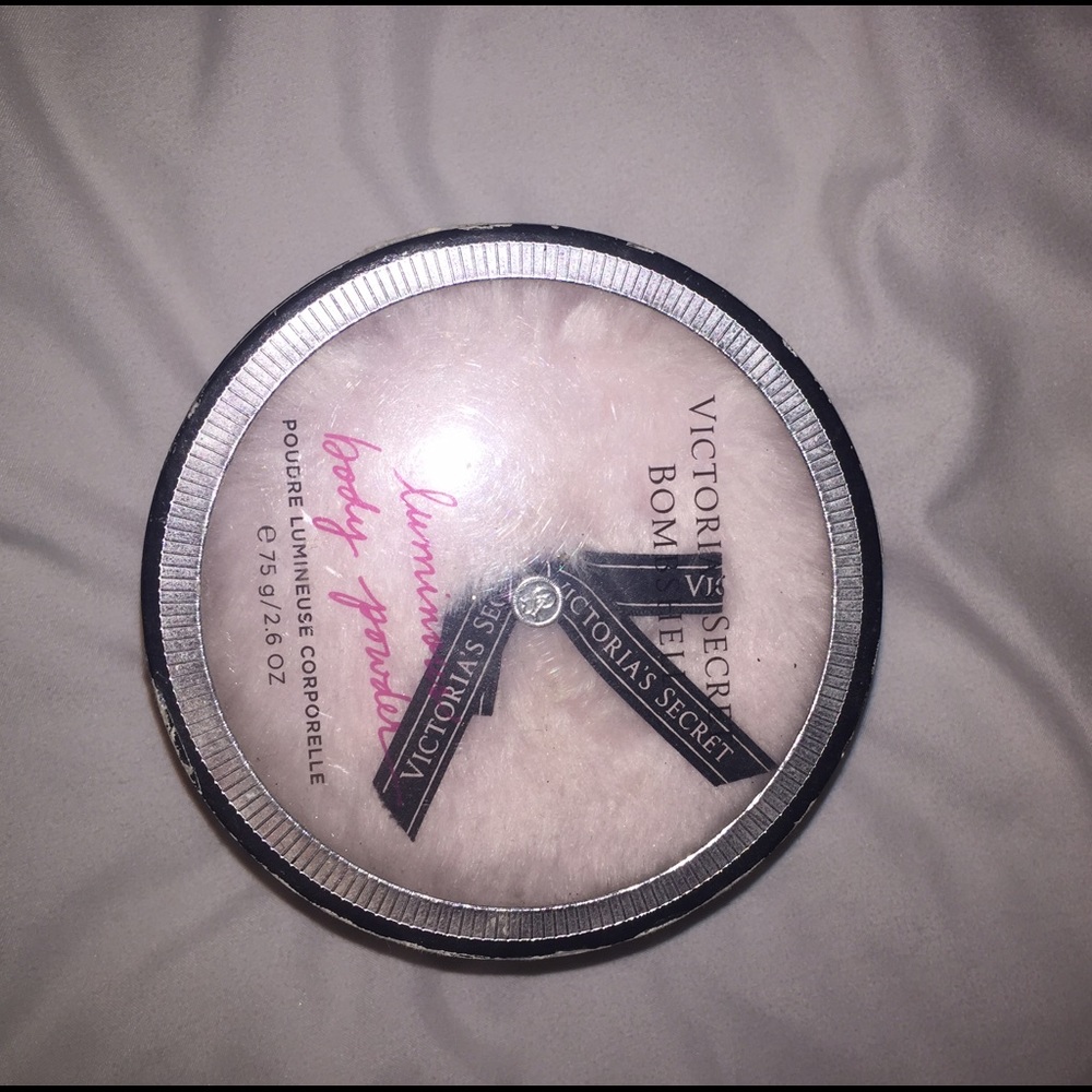 VS sparkly bombshell body powder ✨💕