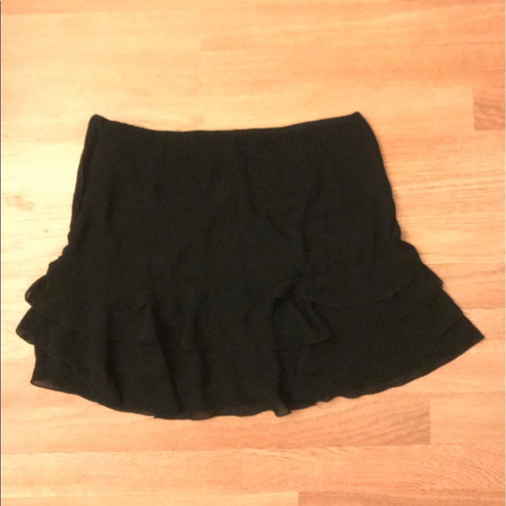Black ruffles mini skirt