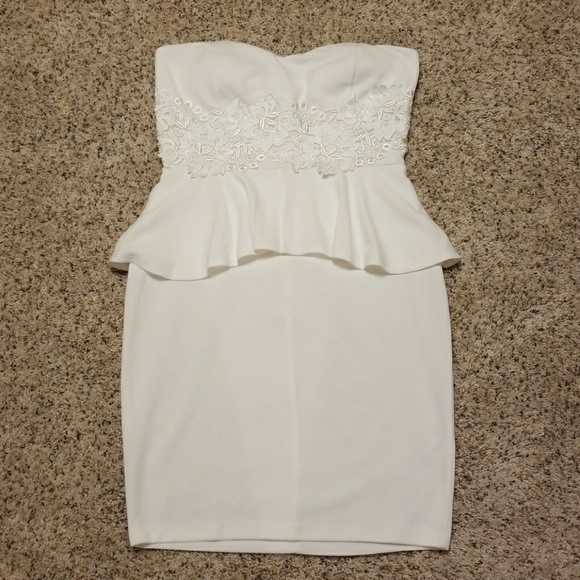 White Lace Peplum Dress - Plus - Picture 3 of 4