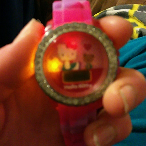 Hello Kitty light up digital watch - Picture 4 of 5