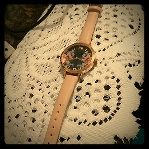 Ladies fashion watch