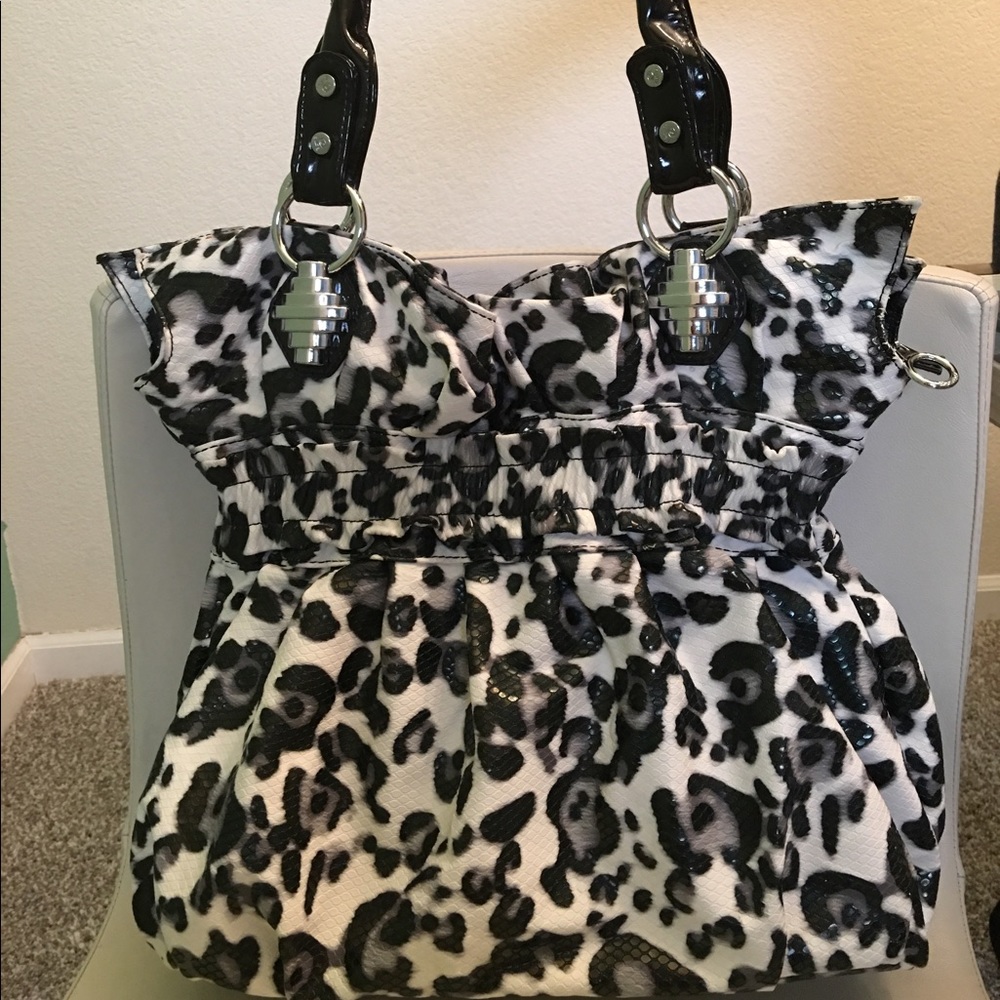 🌷SALE🌷Like New! Cheetah Print Large Hobo Bag