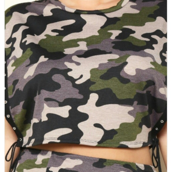 Camo crop top and skirt set - Picture 2 of 4