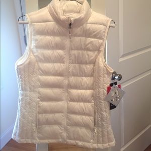Macy's brand 32 degrees white vest