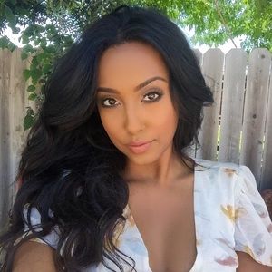 Meet your Posher, Esther