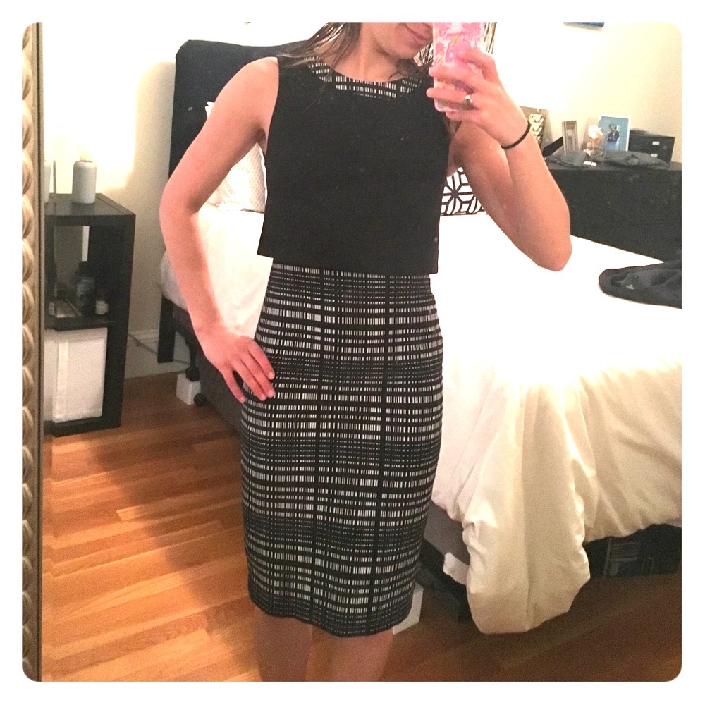 Beautiful Banana Republic dress. Perfect for work.