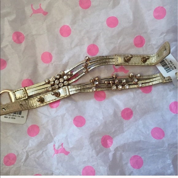 Gold faux leather bracelet with diamonds! - Picture 3 of 3
