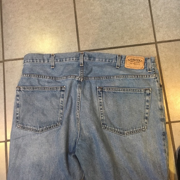 Men's Levi signature jeans. Donated - Picture 3 of 3
