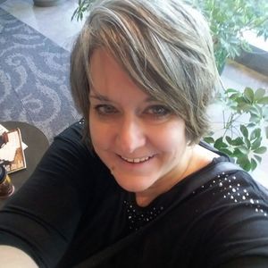 Meet your Posher, Alisa