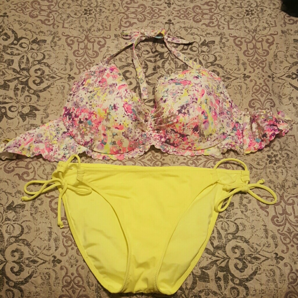 Victoria secret swimsuit set!