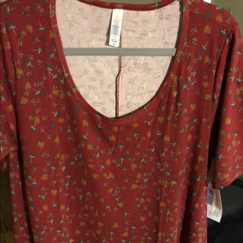 Lularoe NWT medium Perfect T