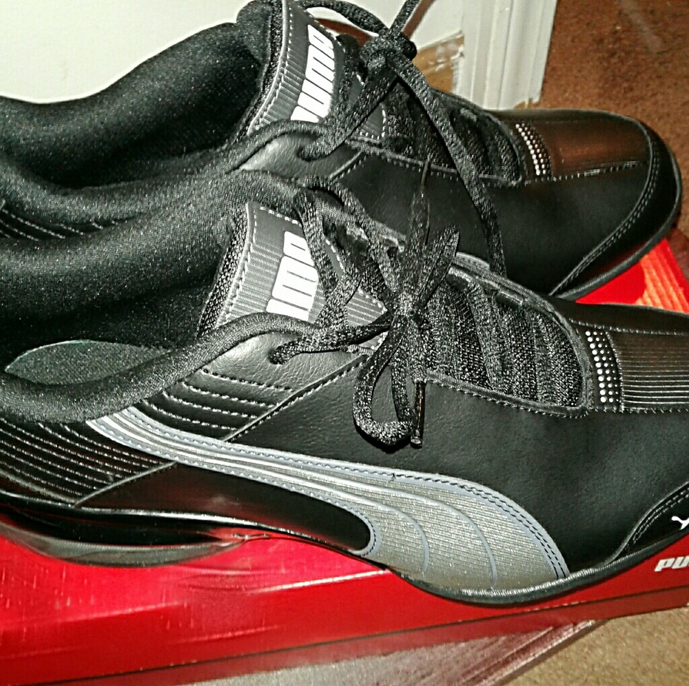 Mens size 9 pumas
