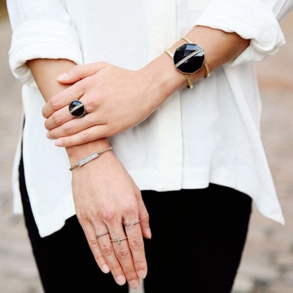 Jewelry | 3 piece gold ring set - Picture 2 of 3