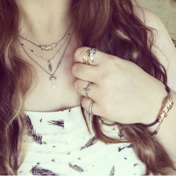 Jewelry | 3 piece gold ring set - Picture 3 of 3