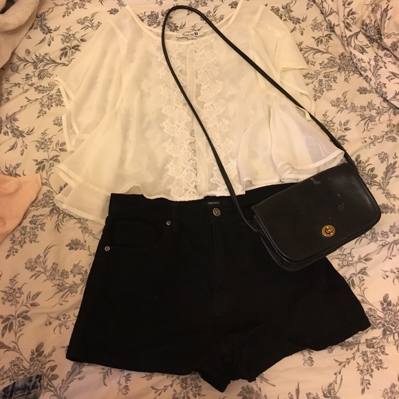 sheer flutter sleeve delicate top - Picture 4 of 4