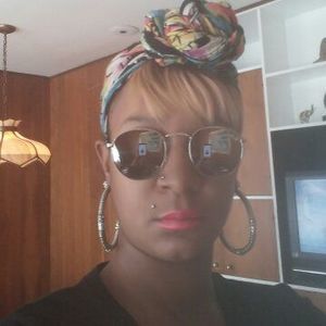 Meet your Posher, Temeka