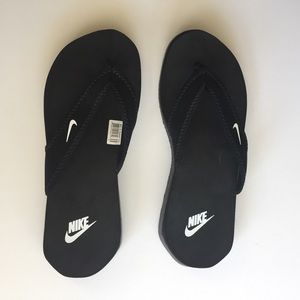 Women's Nike Flip flops
