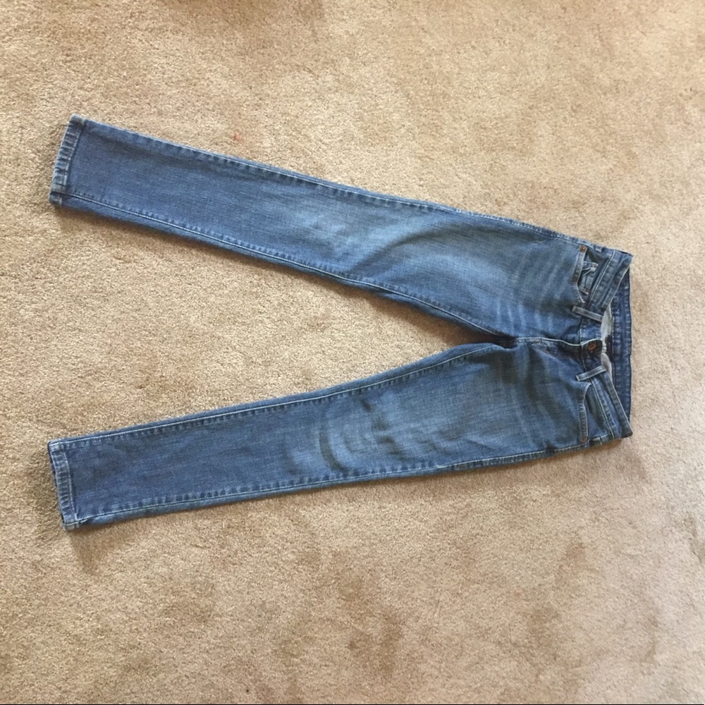 Levi's lightly distressed low skinny jean