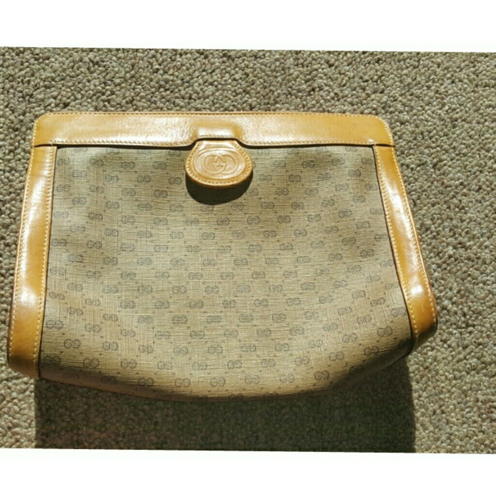 Vintage GUCCI leather monogram clutch