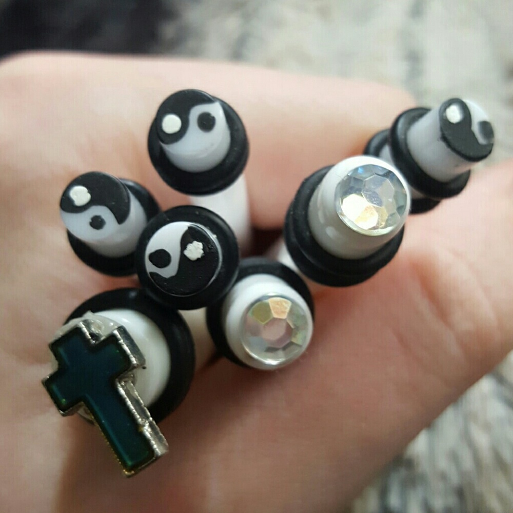 Handmade acrylic stretching tapers