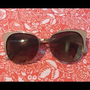 Cat eye sunglasses