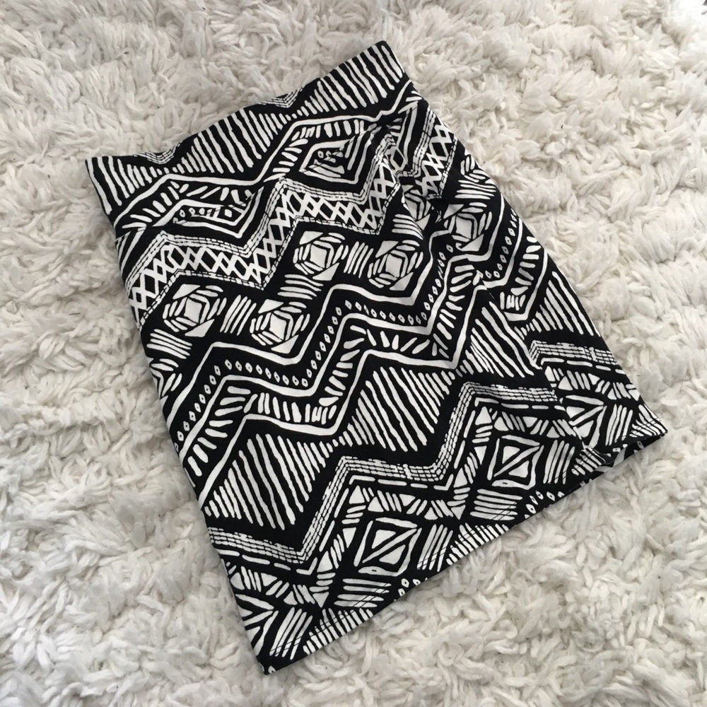 Black + White Mini Skirt