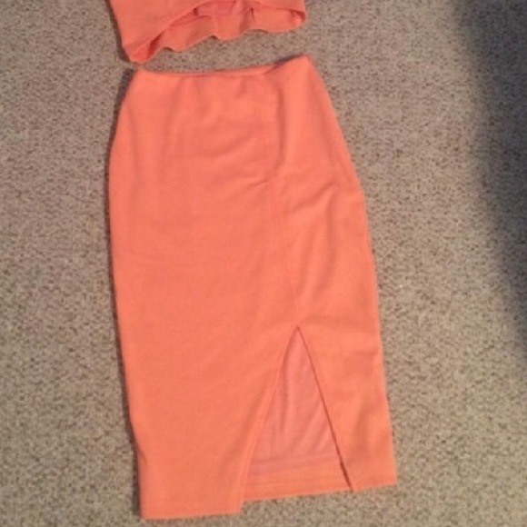 Lucy Paris peach body con - Picture 5 of 5