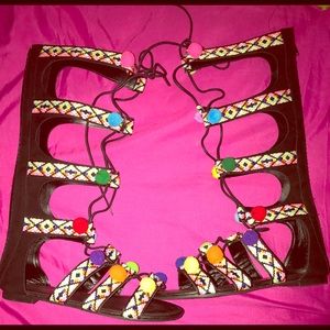 Super cute sandals !!!!💛💛😍