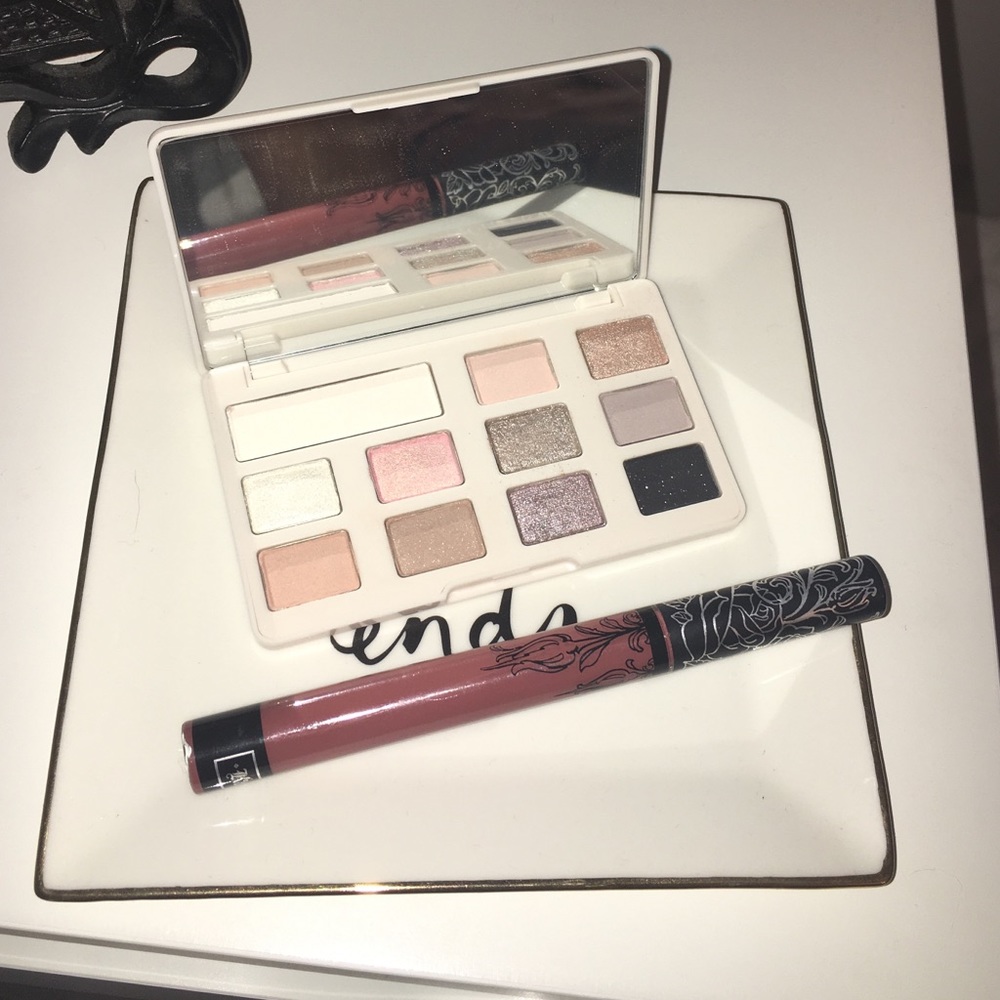 Too Faced White Chocolate Chip Palette