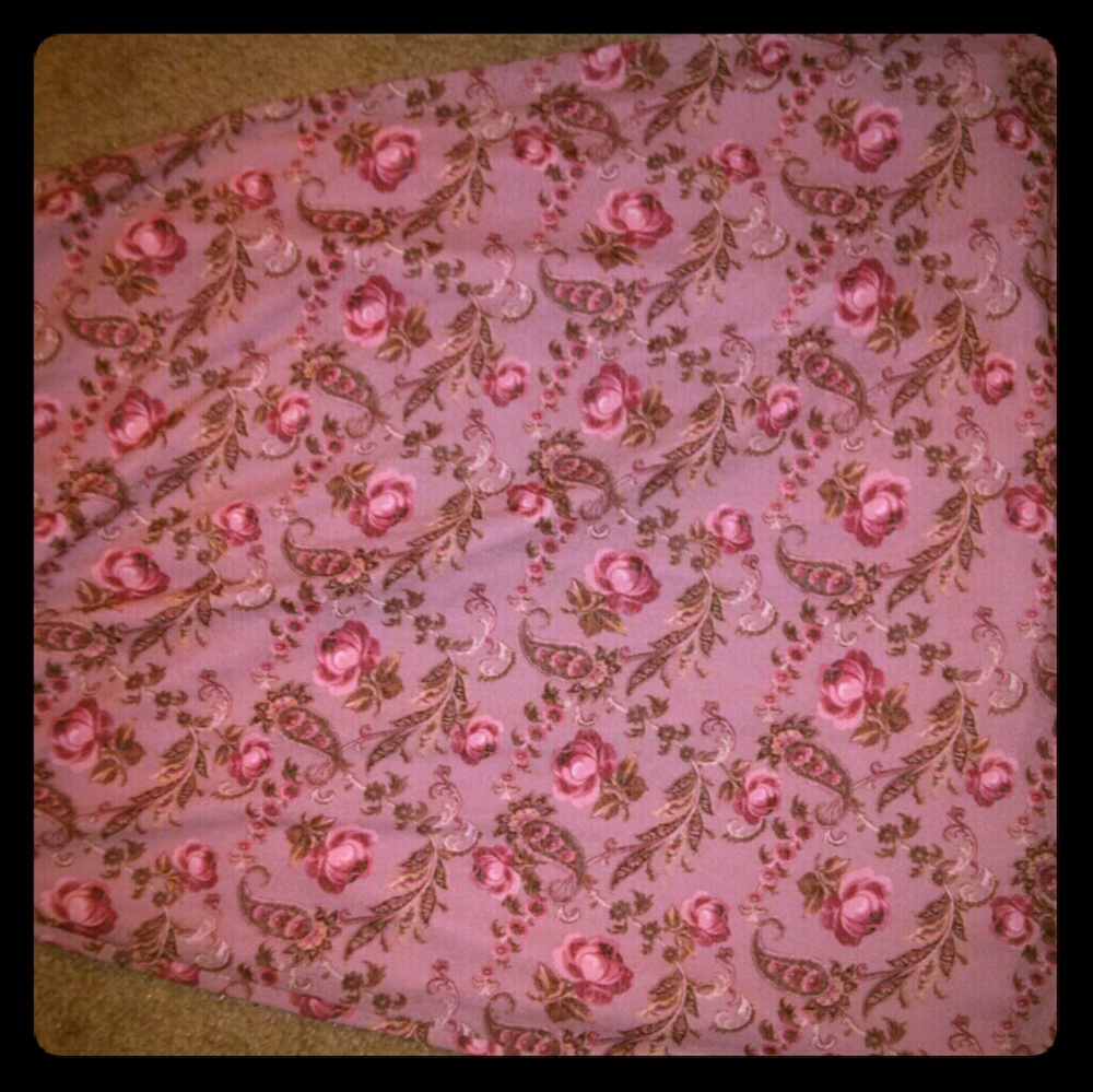Younity skirt rose and paisley. Fully lined