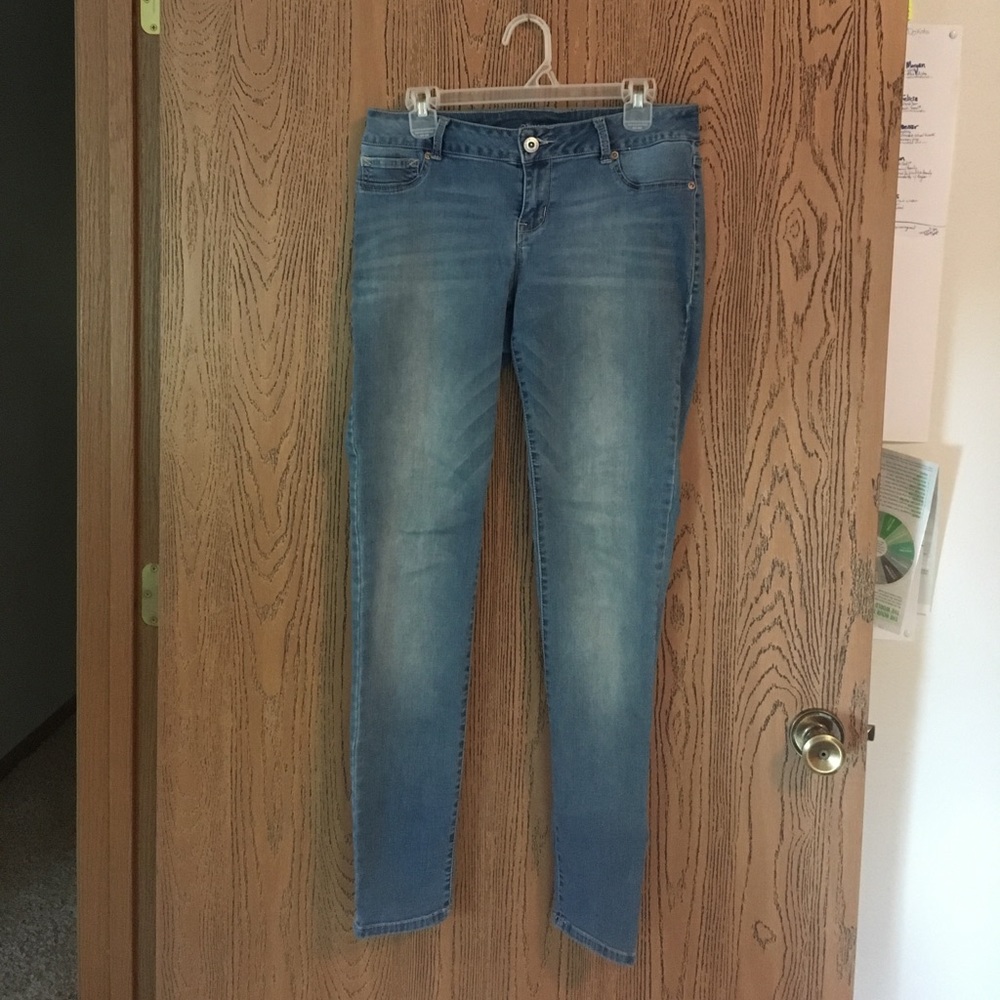 Maurices Light Wash Jeggings