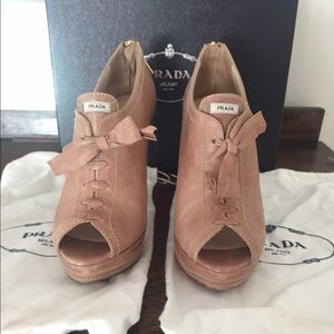 Gorgeous Prada Vitello Visone heels