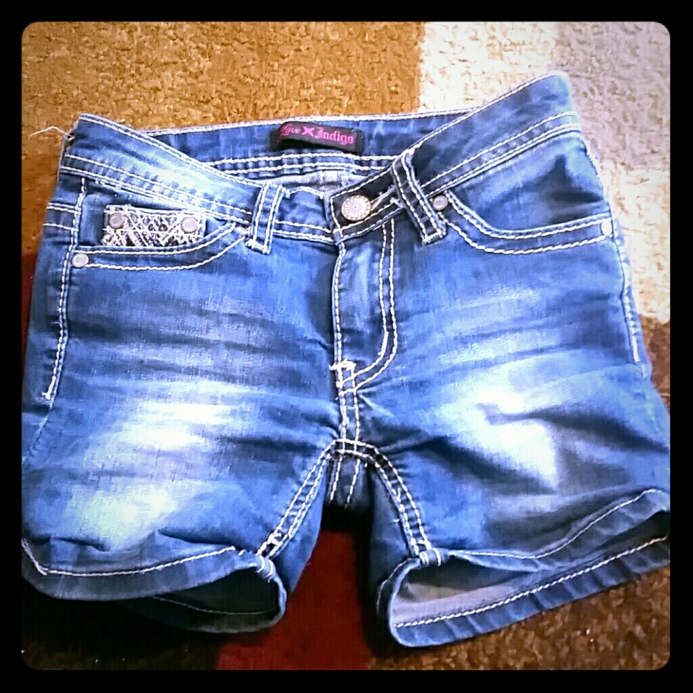 Love indigo girls size 7 shorts