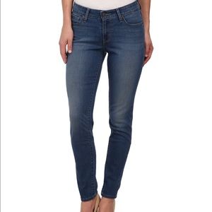 Levi's 811 Curvy Skinny Jeans