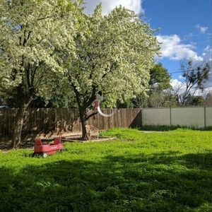 Meet your Posher, Claudia