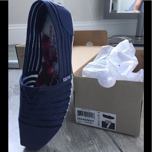 New Skechers BOBS Plush Adorbs Alpargata Navy sz 7