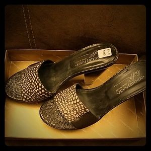 **PRICE REDUCED!** Donald J Pliner Heals (NWT!!)