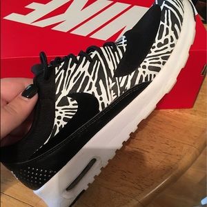 Nike Air Max Thea size 9.5