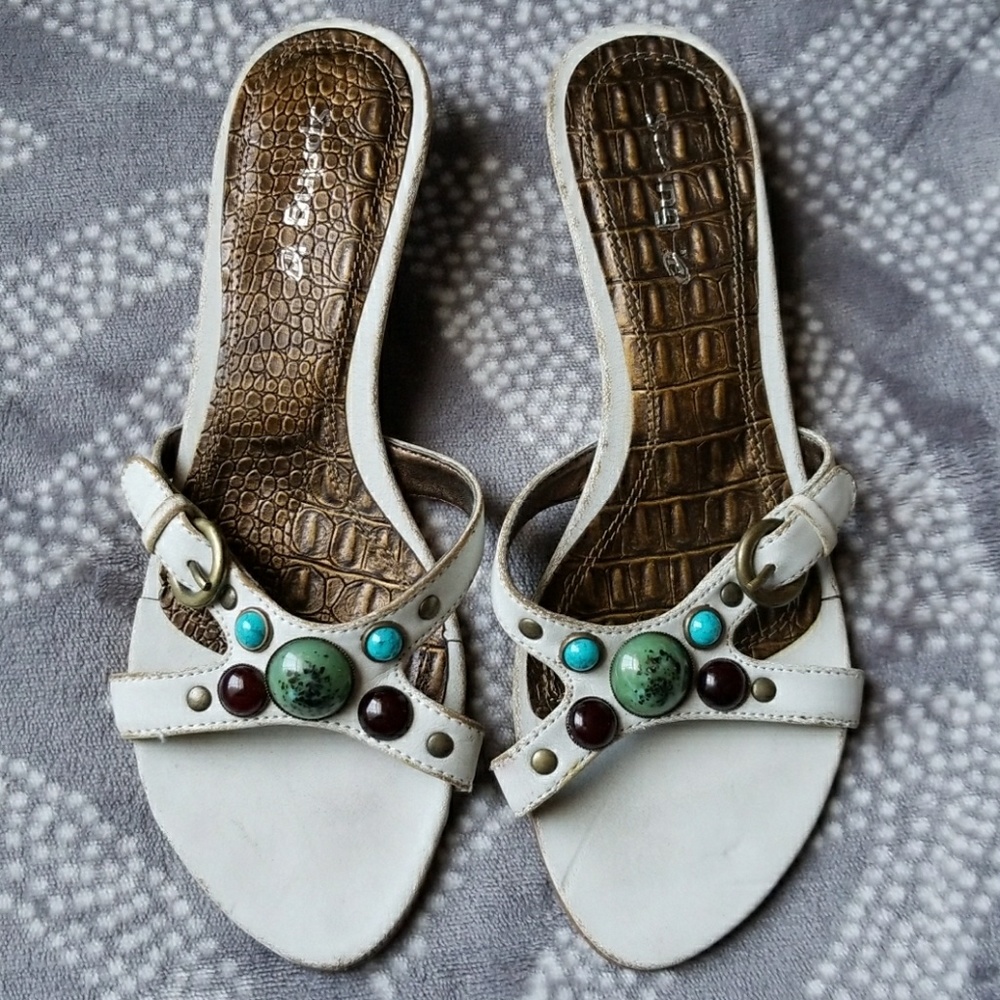 NWOT Sandals