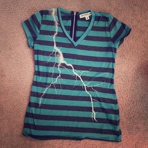 Short sleeve lightning tee