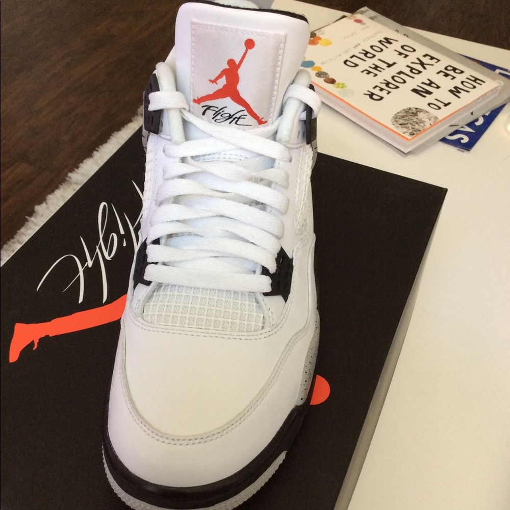 Jordan 4 OG white cement