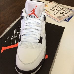 Jordan 4 OG white cement