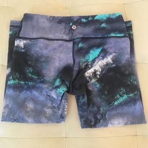 Lululemon wunder under crops 6 original fit denim