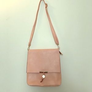 Large cross-body from Lulu's
