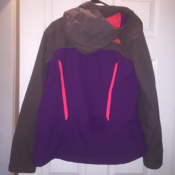 North Face Rain Jacket size medium - Picture 2 of 4